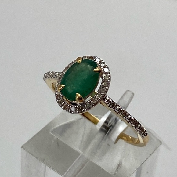 10K Yellow Gold Oval Shape Natural Emerald and Diamond Halo Ring NEW - Picture 2 of 14